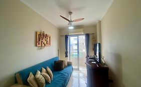 Apto a 50m da praia, com ar condicionado, wifi , portaria 24h